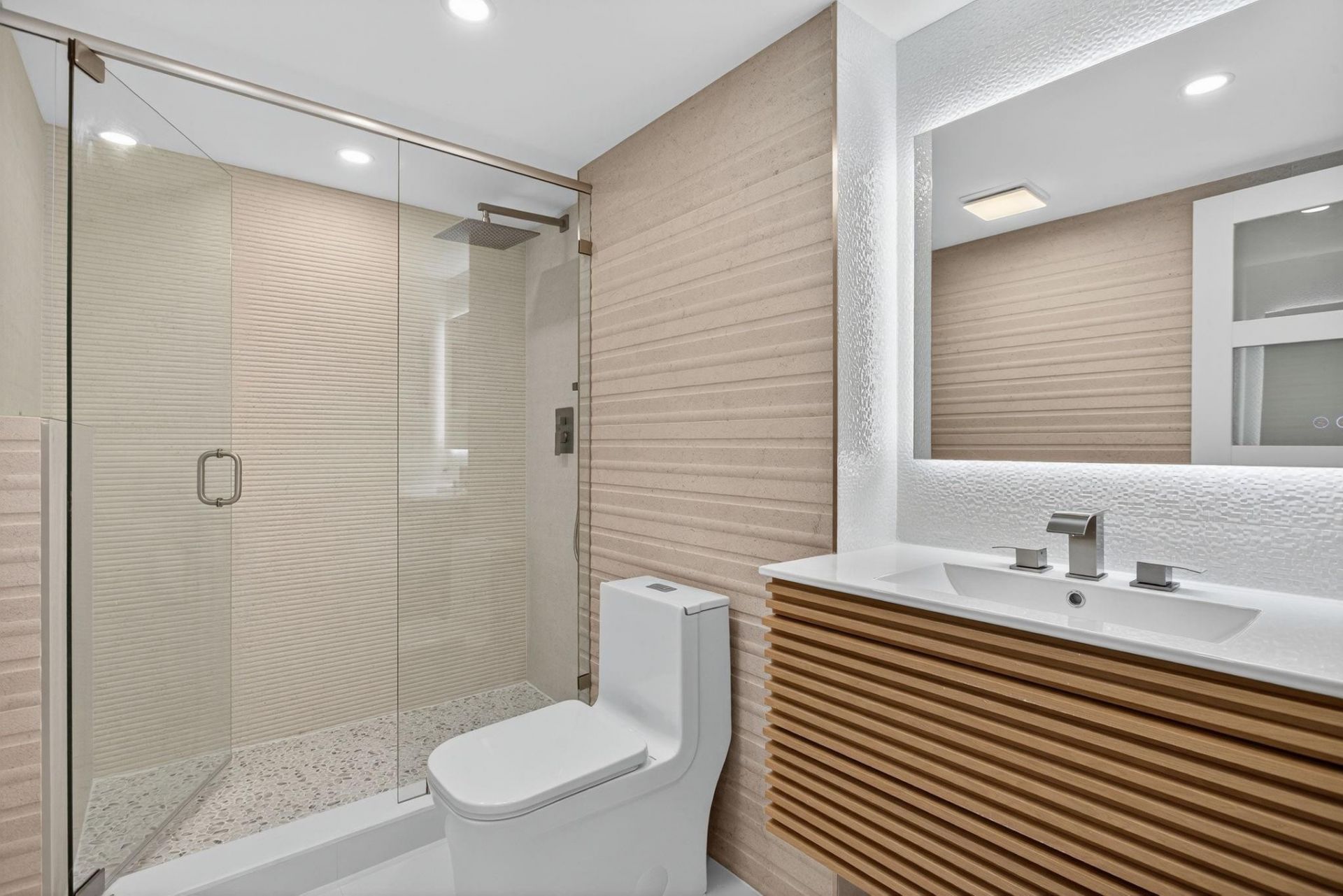 525 N Ocean Boulevard, Unit 422, Pompano Beach, FL 33062 Photo