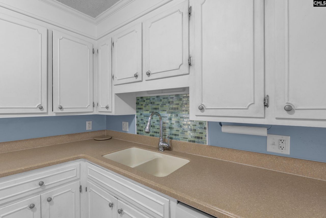 306 Doncaster Road Photo 13