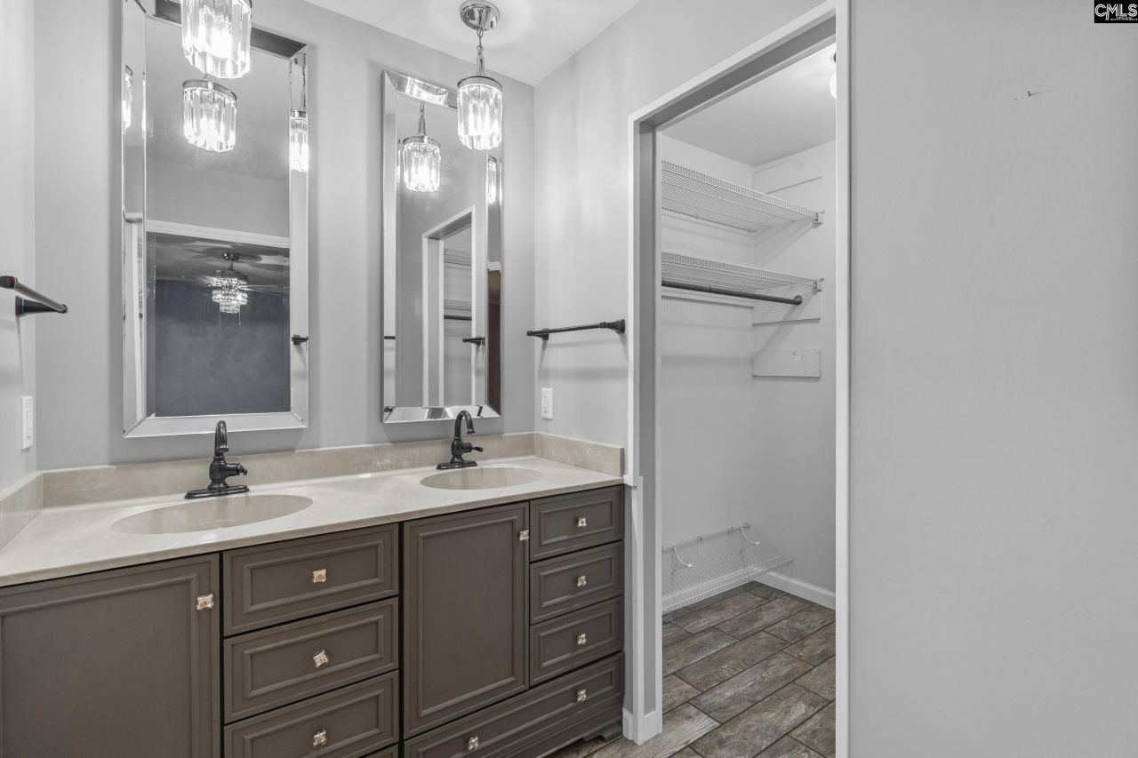 306 Doncaster Road Photo 20