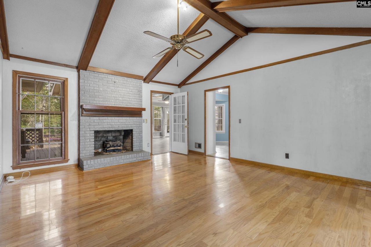 306 Doncaster Road Photo 7