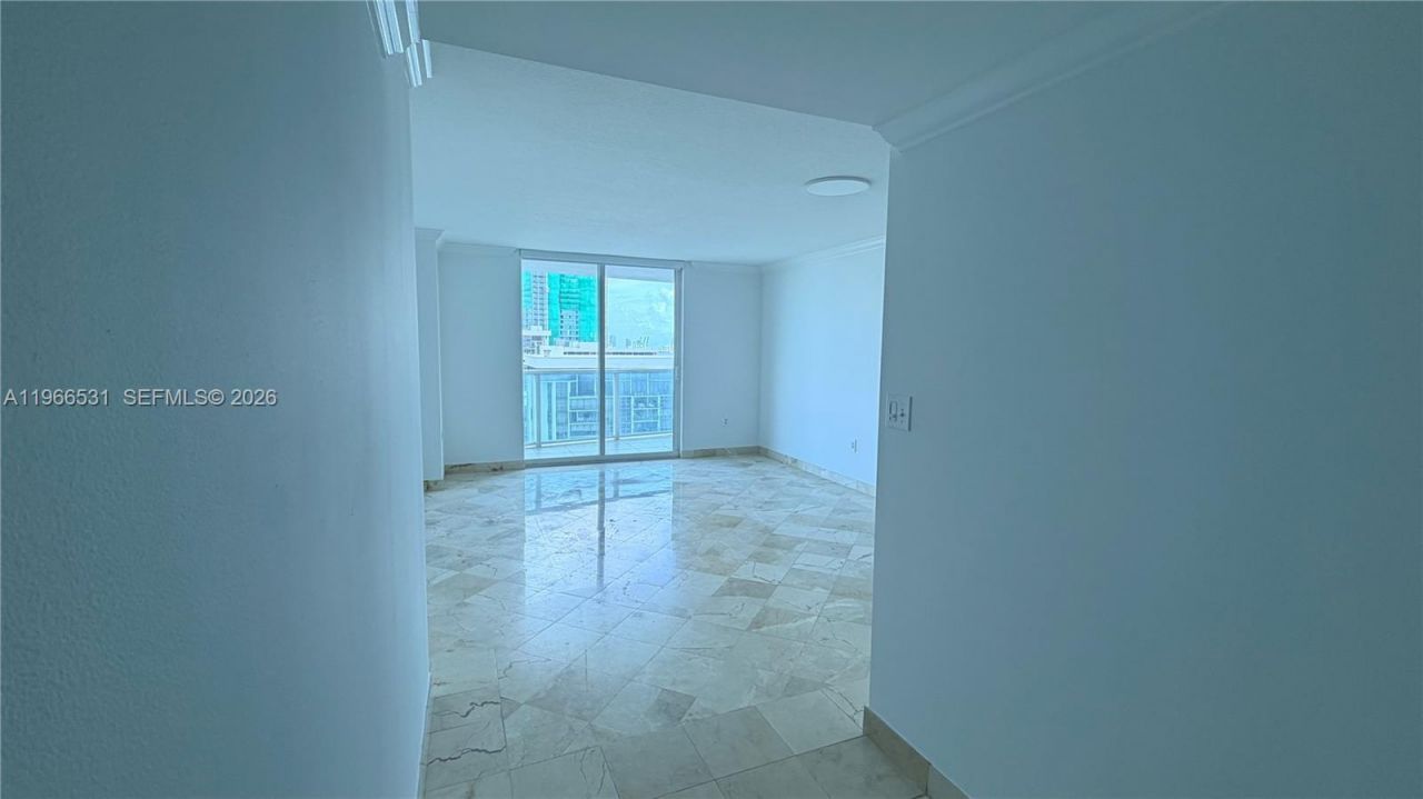 2101 Brickell Ave, Unit 2202, Miami, FL 33129 Photo