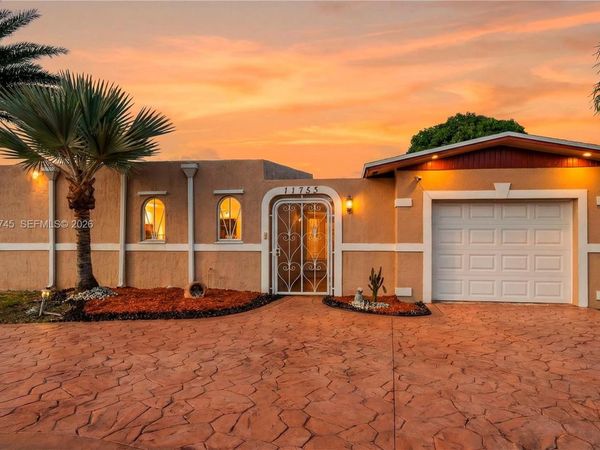 11753 SW 197th St, Miami, FL 33177