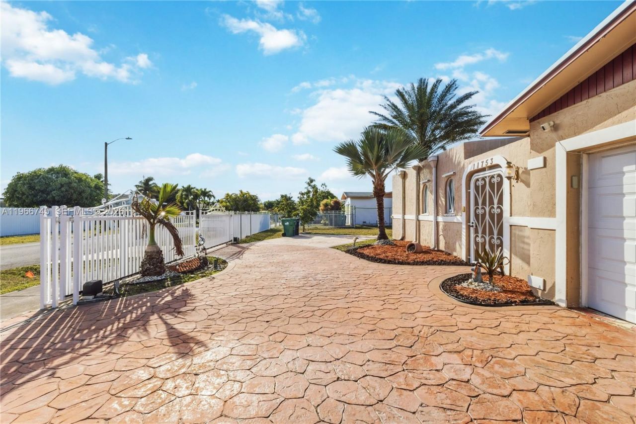 11753 SW 197th St, Miami, FL 33177 Photo