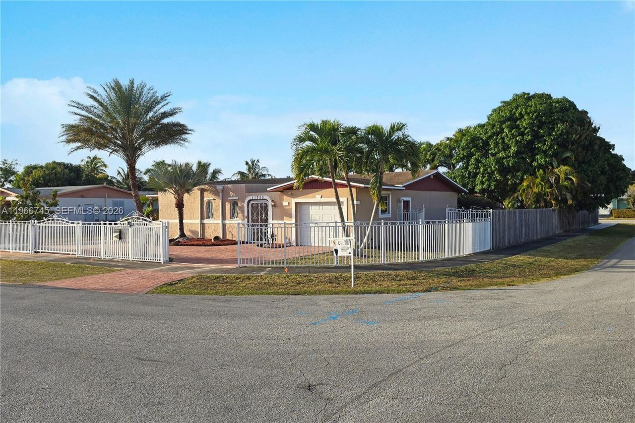 11753 SW 197th St, Miami, FL 33177 Photo