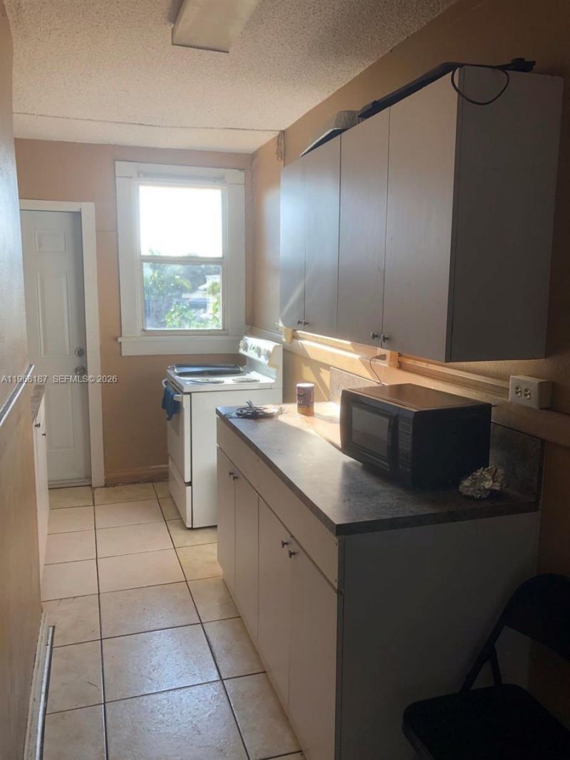 110 S B St , Lake Worth, FL 33460 Photo