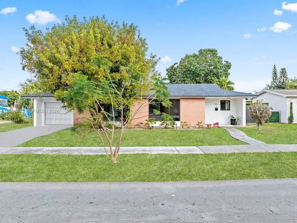 7835 W 16th Ct , Hialeah, FL 33014