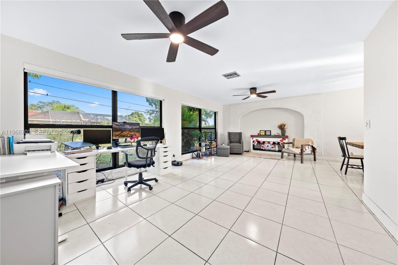 7835 W 16th Ct , Hialeah, FL 33014 Photo