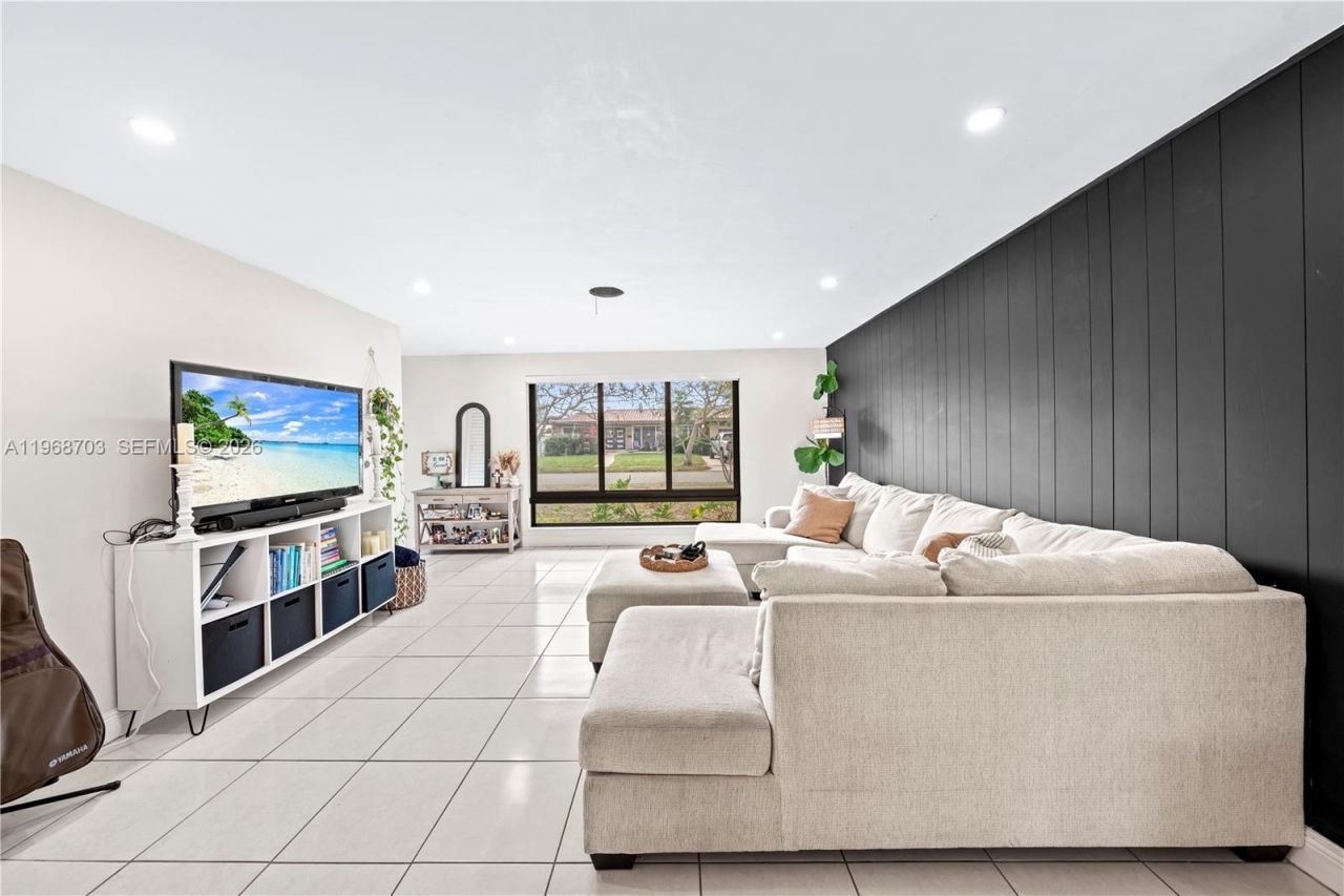 7835 W 16th Ct , Hialeah, FL 33014 Photo