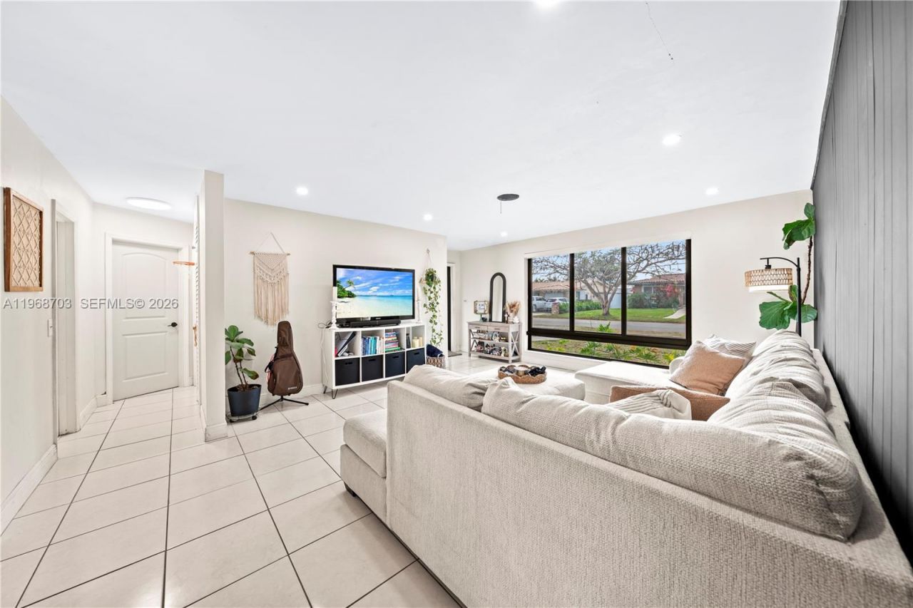 7835 W 16th Ct , Hialeah, FL 33014 Photo