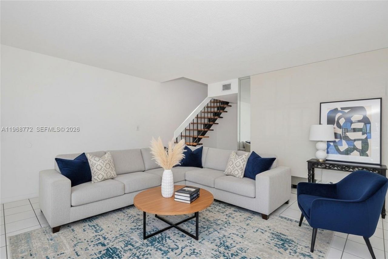 1082 W 79th St , Unit 25, Hialeah, FL 33014 Photo