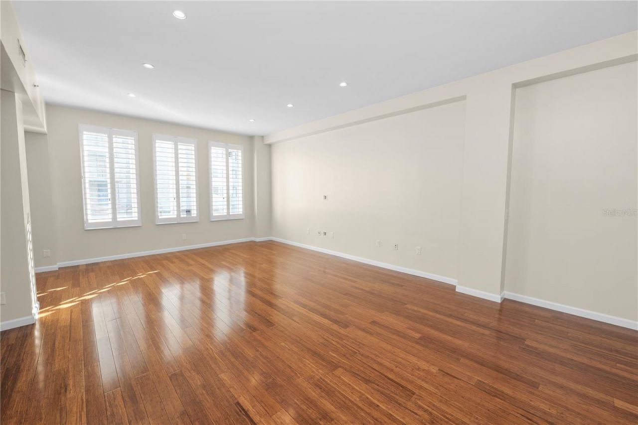 405 Central Ave, Unit 210, Saint Petersburg, FL 33701 Photo