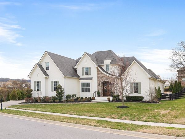 1041 Lawson Ln, Nolensville, TN 37135