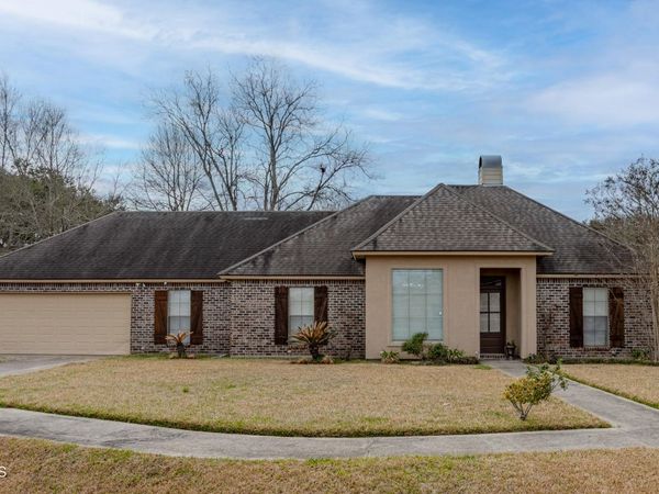 301 Magnolia Knee Drive, Carencro, LA 70520