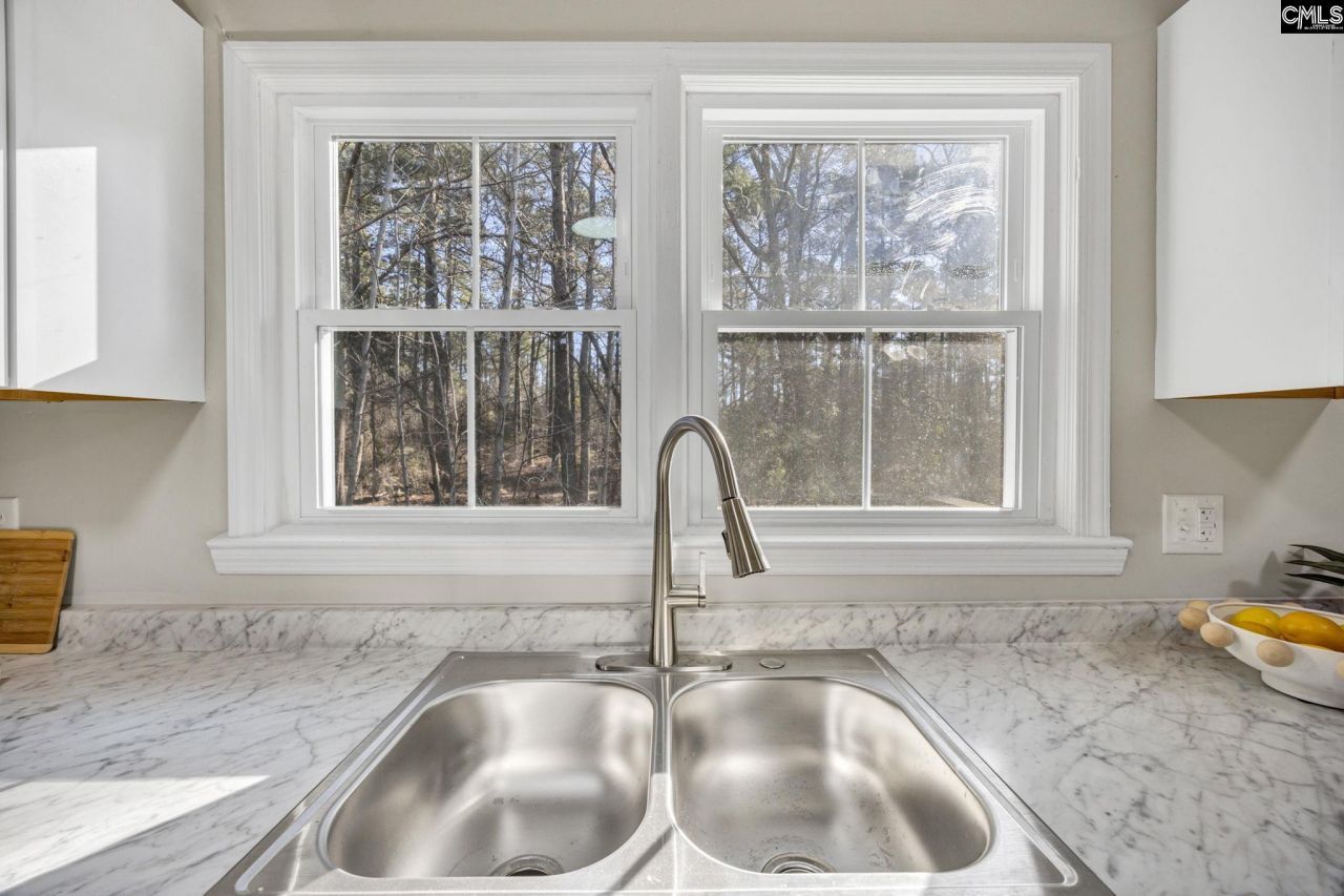 698 Rainbow Acres Road  Photo 12