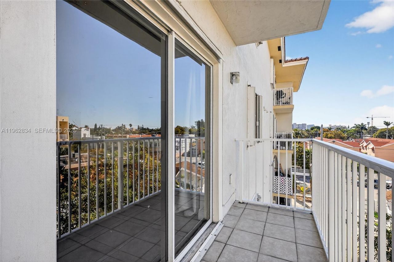 134 SW 7th Ave, Unit 404, Miami, FL 33130 Photo