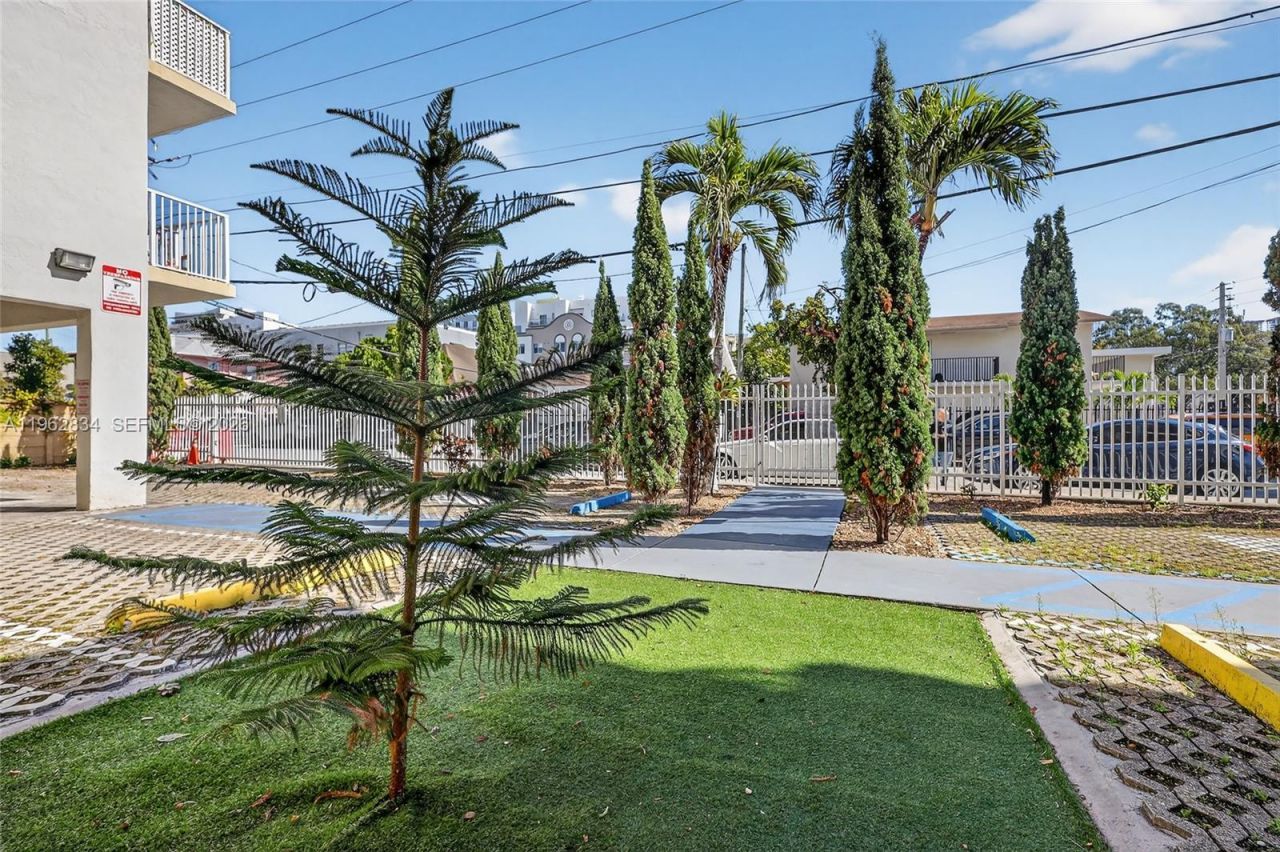 134 SW 7th Ave, Unit 404, Miami, FL 33130 Photo