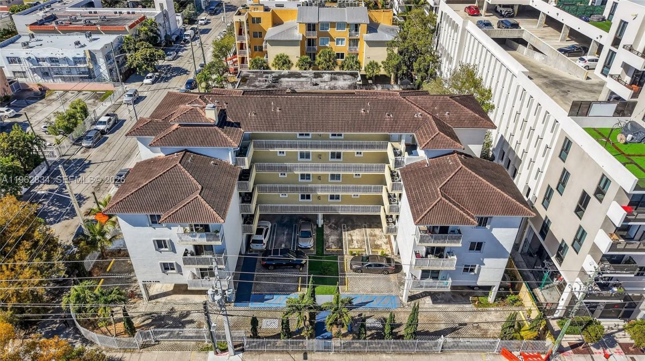 134 SW 7th Ave, Unit 404, Miami, FL 33130 Photo