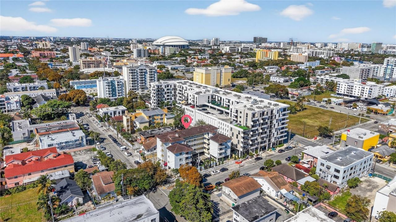 134 SW 7th Ave, Unit 404, Miami, FL 33130 Photo