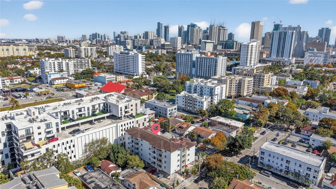 134 SW 7th Ave, Unit 404, Miami, FL 33130 Photo