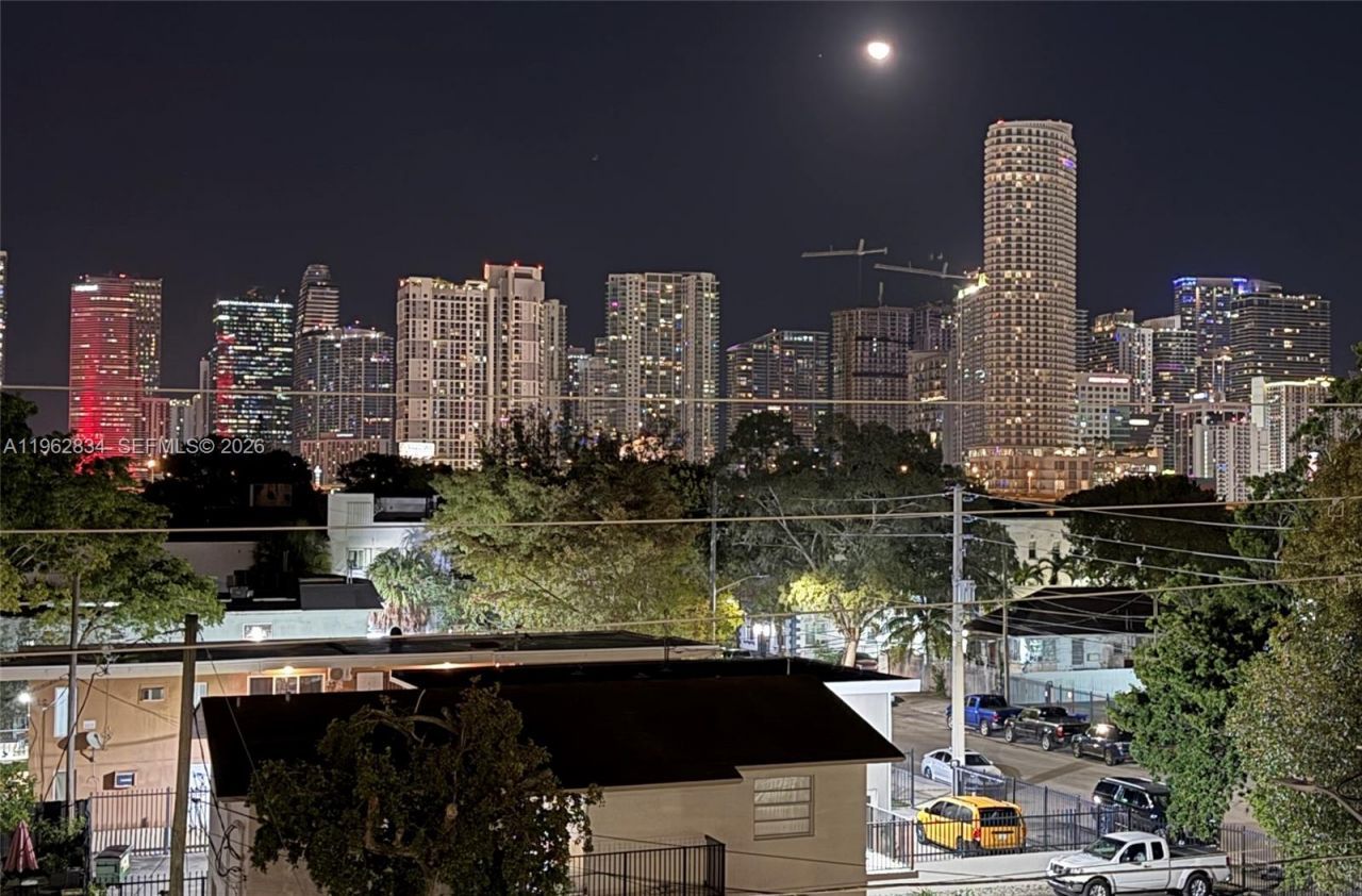 134 SW 7th Ave, Unit 404, Miami, FL 33130 Photo