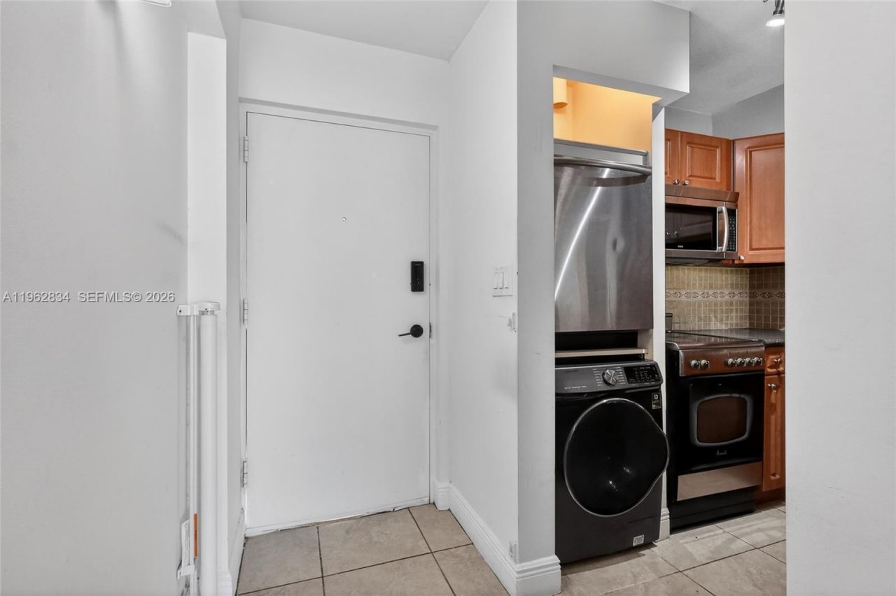 134 SW 7th Ave, Unit 404, Miami, FL 33130 Photo