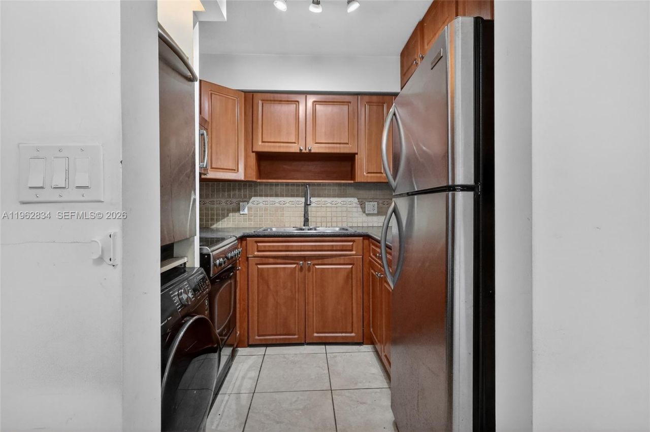 134 SW 7th Ave, Unit 404, Miami, FL 33130 Photo