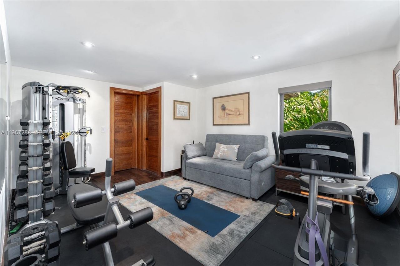 34 W Dilido Dr, Miami Beach, FL 33139 Photo