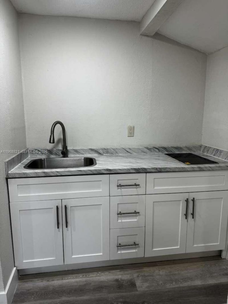 582 E 18th St, Unit C, Hialeah, FL 33013 Photo