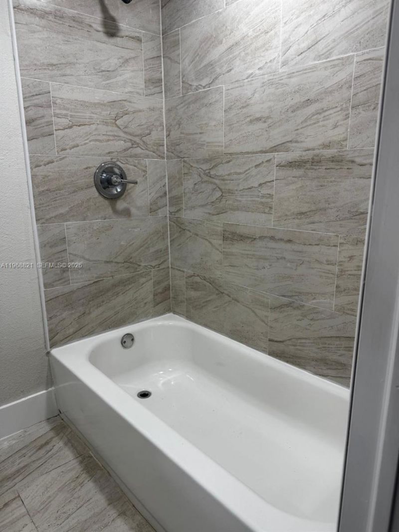 582 E 18th St, Unit C, Hialeah, FL 33013 Photo