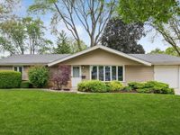 1332 W Weathersfield Way, Schaumburg, IL 60193 primary photo
