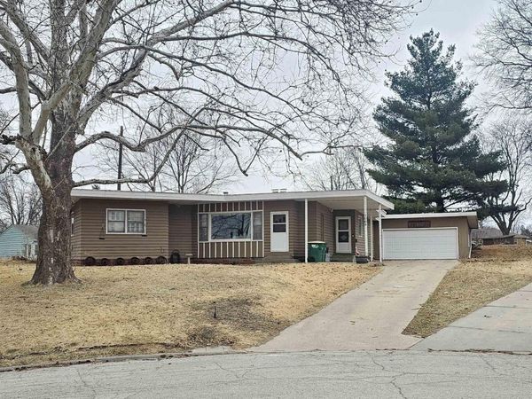 1009 Crest Drive, Creston, IA 50801