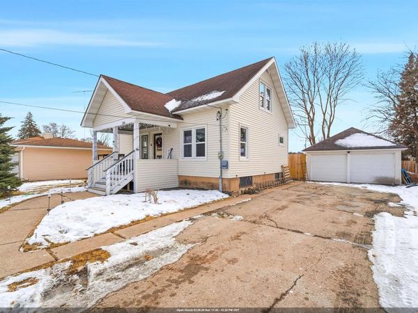 250 W CAROLINE STREET, Markesan, WI 53946