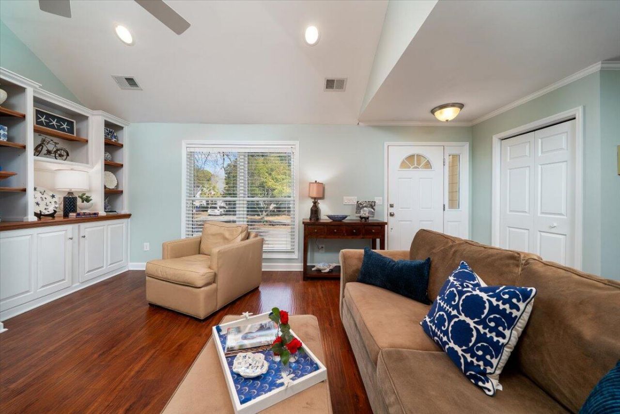 1527 Barquentine Drive Photo 11