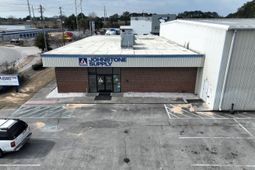 2572 Oscar Johnson Drive  photo 4