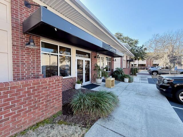 543 Long Point Road  Photo 4