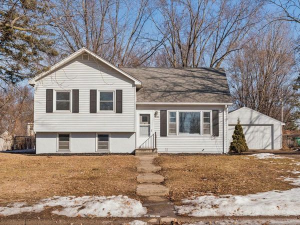 2068 Longview Drive, New Brighton, MN 55112