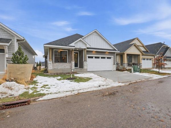 320 Laurel Curve, Golden Valley, MN 55426