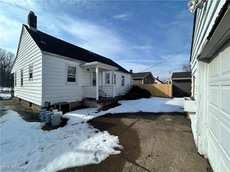 1743 E 36th Street, Lorain, OH 44055 Photo 2