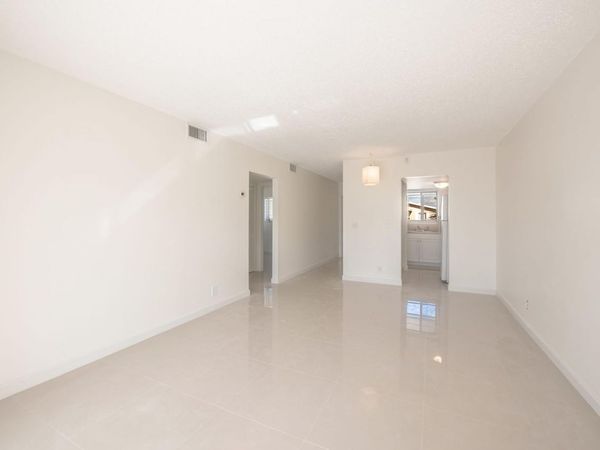 1501 Crescent Circle, Unit B13, Lake Park, FL 33403