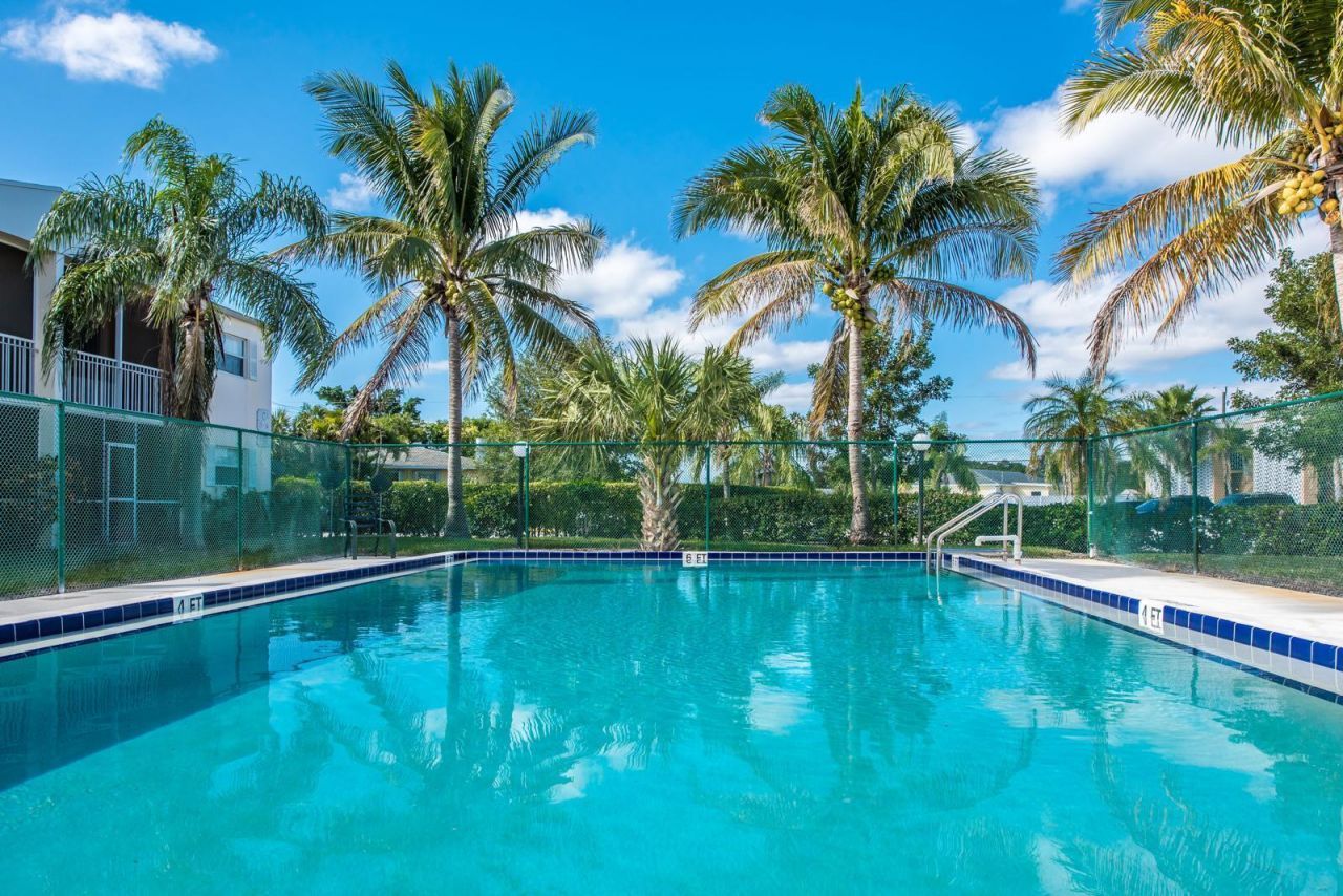 1501 Crescent Circle, Unit B13, Lake Park, FL 33403 Photo