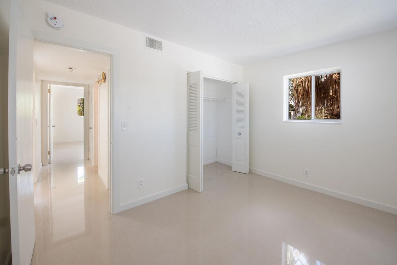 1501 Crescent Circle, Unit B13, Lake Park, FL 33403 Photo