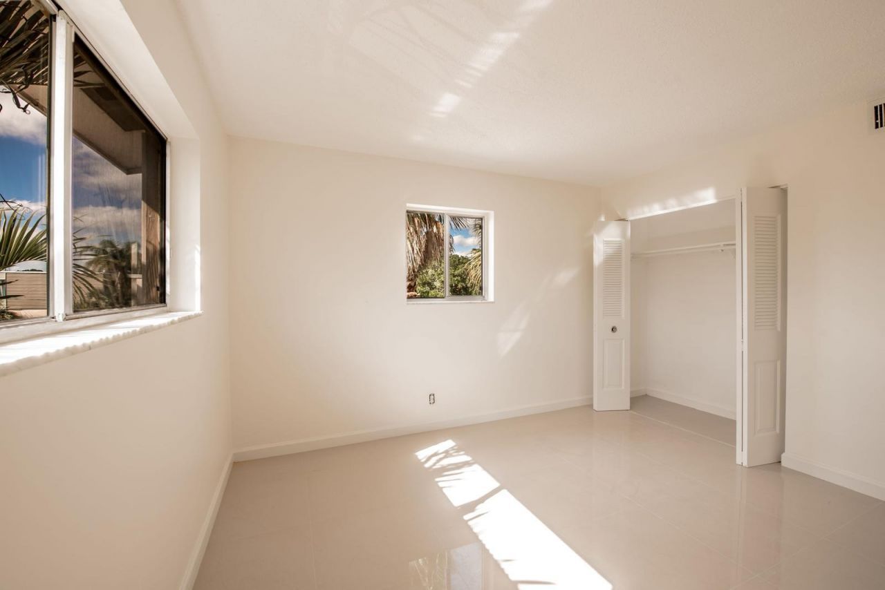 1501 Crescent Circle, Unit B13, Lake Park, FL 33403 Photo