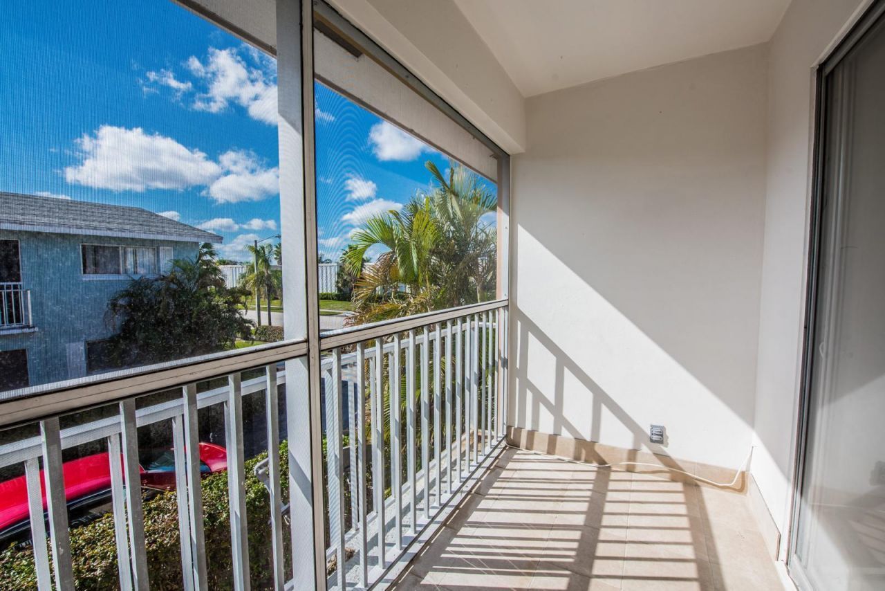 1501 Crescent Circle, Unit B13, Lake Park, FL 33403 Photo