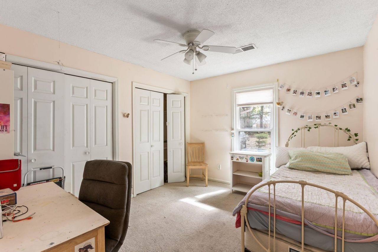 679 King Street Photo 13