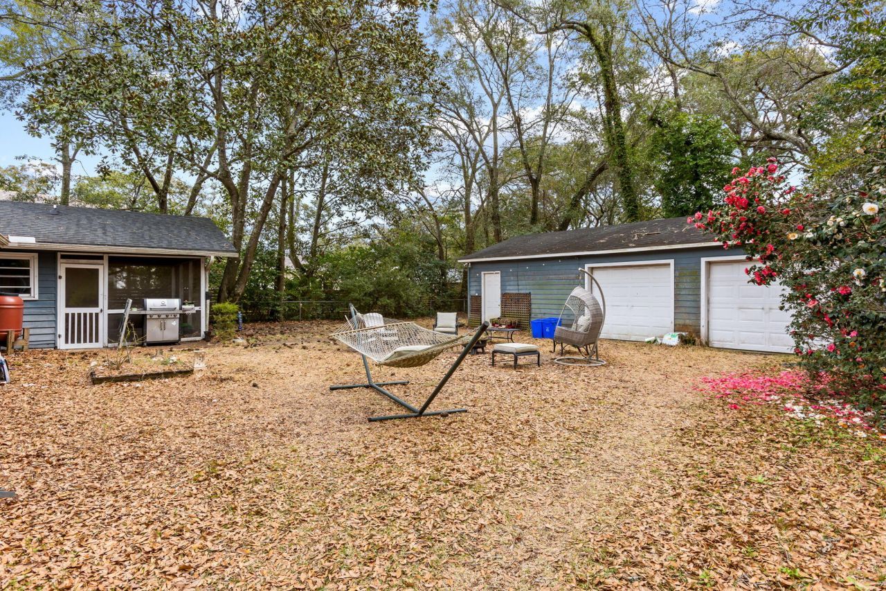 679 King Street Photo 18