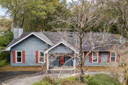 679 King Street photo 4