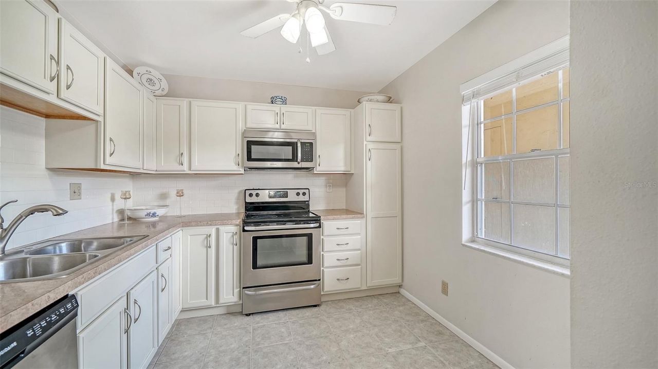 7880 Palm Aire Lane, Unit 203, Sarasota, FL 34243 Photo