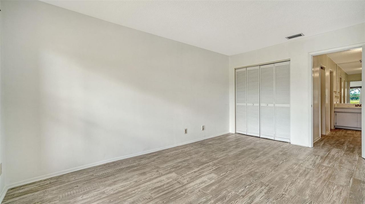 7880 Palm Aire Lane, Unit 203, Sarasota, FL 34243 Photo