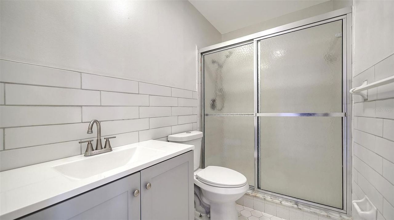 7880 Palm Aire Lane, Unit 203, Sarasota, FL 34243 Photo