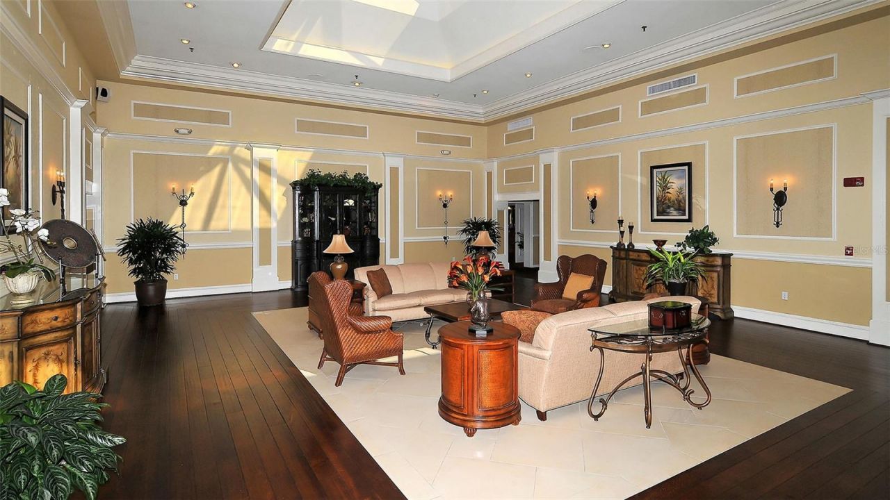 7880 Palm Aire Lane, Unit 203, Sarasota, FL 34243 Photo